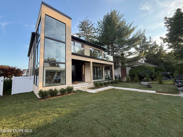 5 Royal Place, Long Branch, NJ 07740