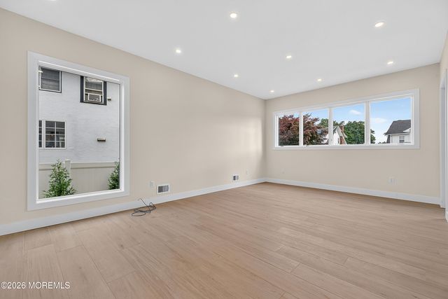 5 Royal Place, Long Branch, NJ 07740