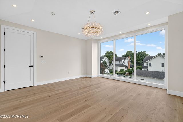 5 Royal Place, Long Branch, NJ 07740