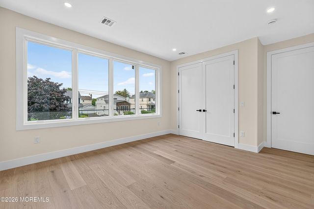 5 Royal Place, Long Branch, NJ 07740