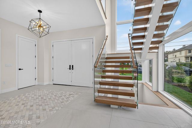 5 Royal Place, Long Branch, NJ 07740