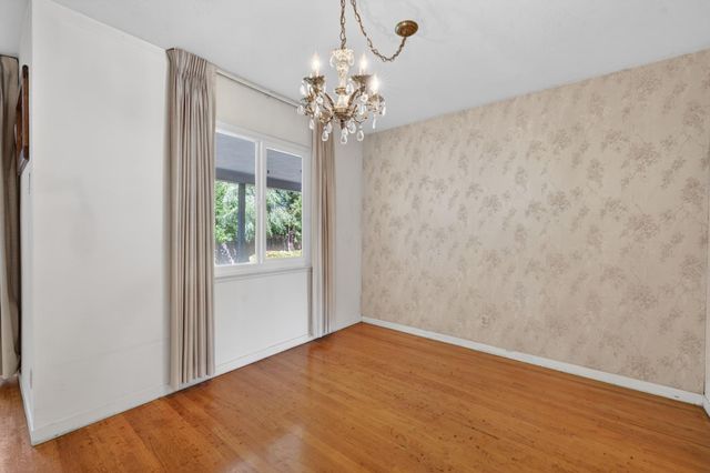 4274 Warren Ave, Sacramento, CA 95822