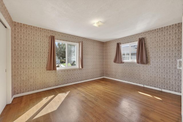 4274 Warren Ave, Sacramento, CA 95822