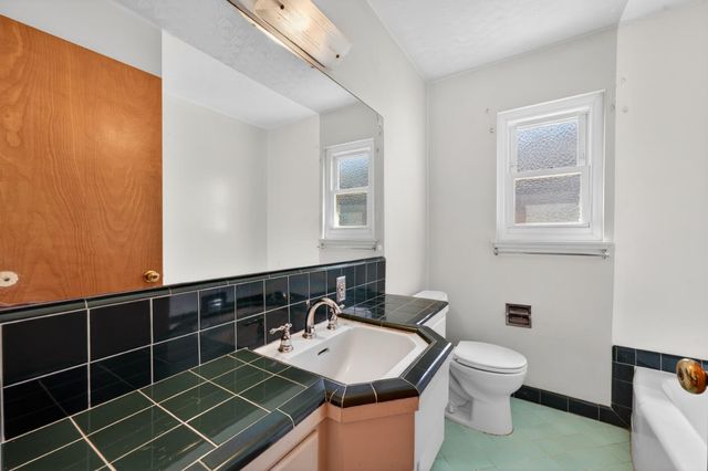 4274 Warren Ave, Sacramento, CA 95822