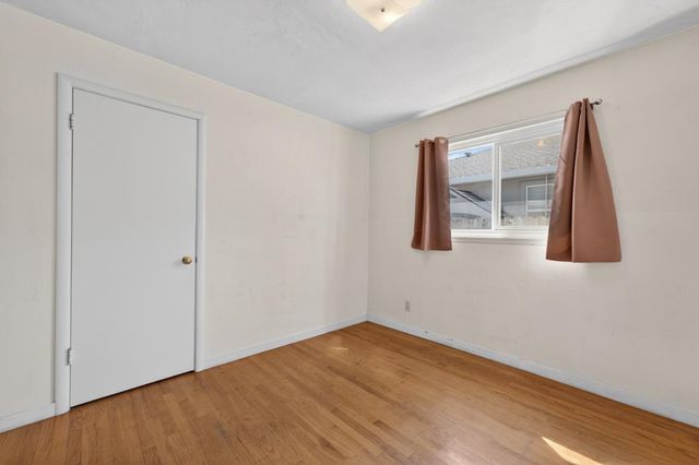 4274 Warren Ave, Sacramento, CA 95822