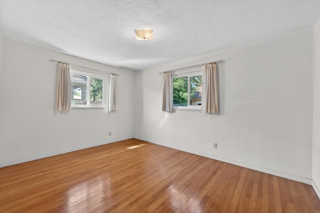 4274 Warren Ave, Sacramento, CA 95822