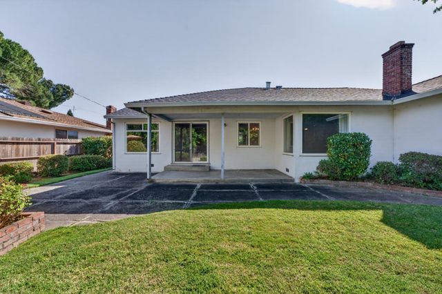 4274 Warren Ave, Sacramento, CA 95822