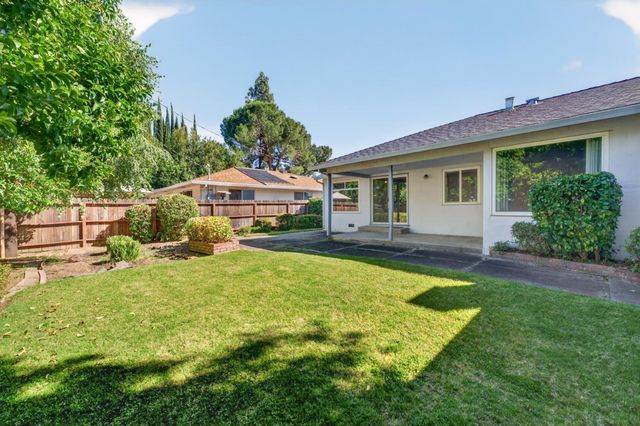 4274 Warren Ave, Sacramento, CA 95822