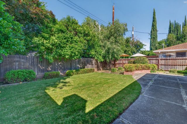4274 Warren Ave, Sacramento, CA 95822