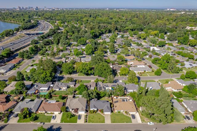4274 Warren Ave, Sacramento, CA 95822