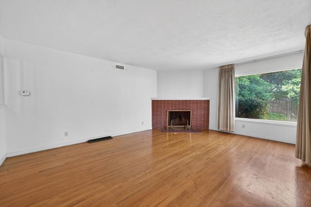 4274 Warren Ave, Sacramento, CA 95822