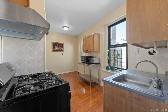 941 Jerome Avenue 11G, Bronx, NY 10452
