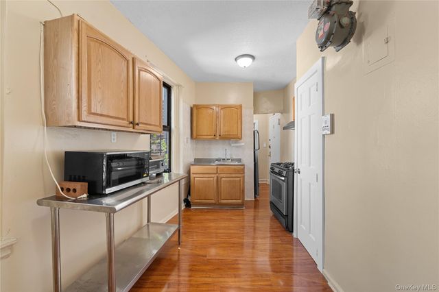 941 Jerome Avenue 11G, Bronx, NY 10452