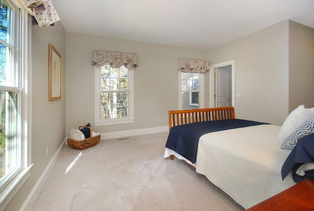 96 Forest Ridge Rd 96, Concord, MA 01742