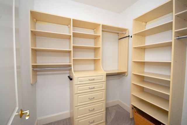 96 Forest Ridge Rd 96, Concord, MA 01742