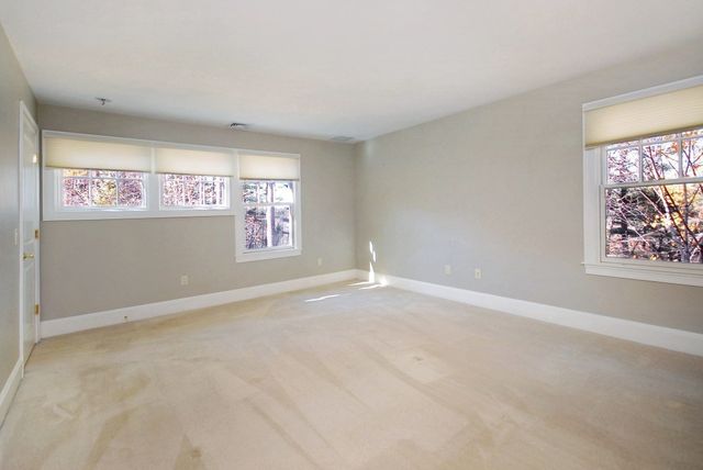 96 Forest Ridge Rd 96, Concord, MA 01742