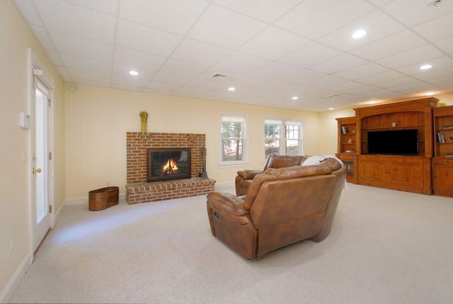 96 Forest Ridge Rd 96, Concord, MA 01742