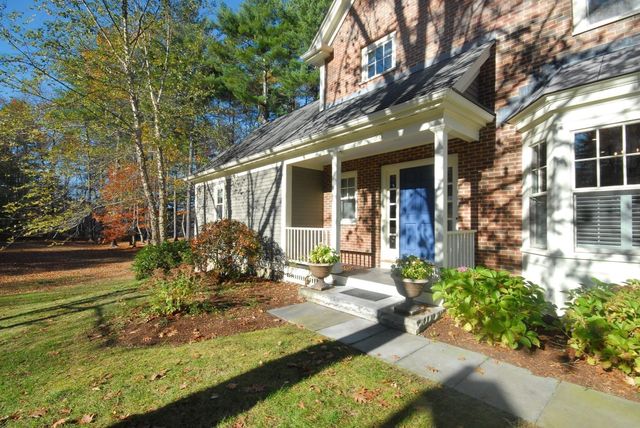 96 Forest Ridge Rd 96, Concord, MA 01742