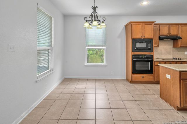 306 BIRKDALE DR, Cibolo, TX 78108