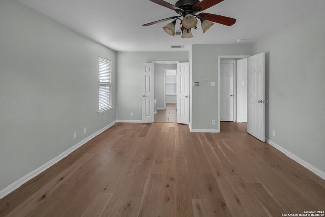 306 BIRKDALE DR, Cibolo, TX 78108