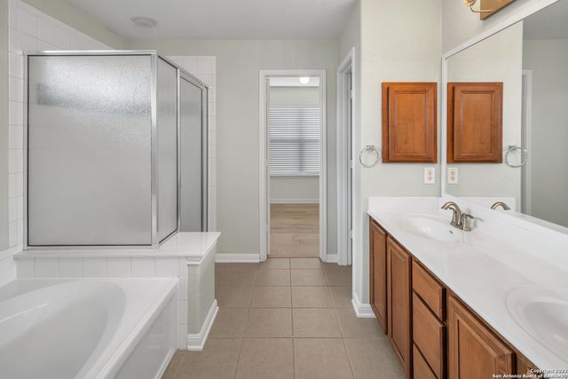 306 BIRKDALE DR, Cibolo, TX 78108