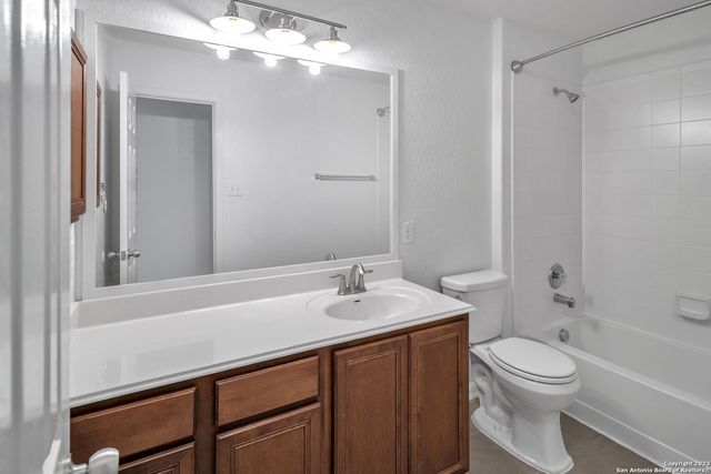 306 BIRKDALE DR, Cibolo, TX 78108