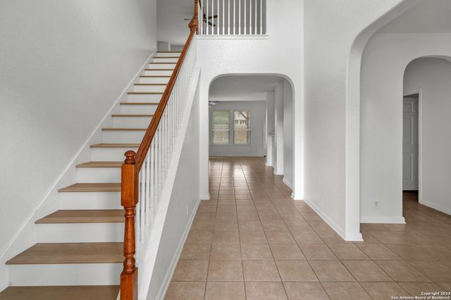 306 BIRKDALE DR, Cibolo, TX 78108