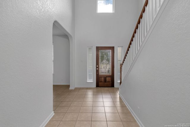 306 BIRKDALE DR, Cibolo, TX 78108