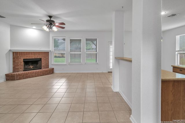 306 BIRKDALE DR, Cibolo, TX 78108