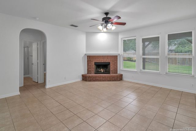 306 BIRKDALE DR, Cibolo, TX 78108