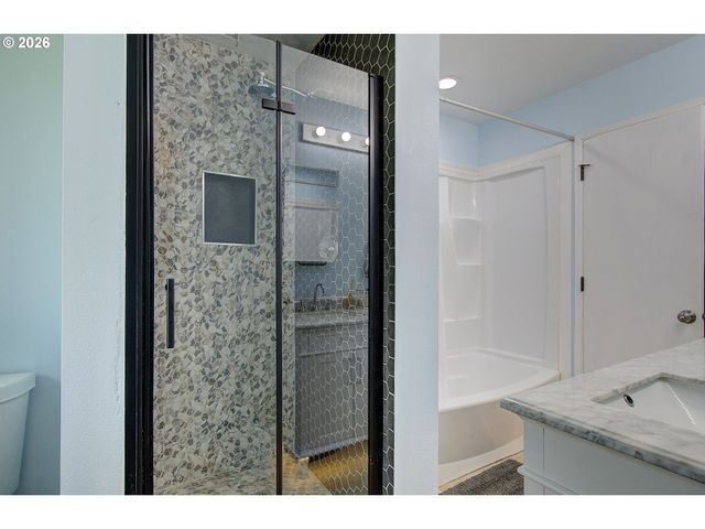 601 Ne 108TH St, Vancouver, WA 98685