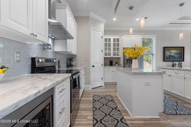 3912 Acadian Village Drive, Ocean Springs, MS 39564