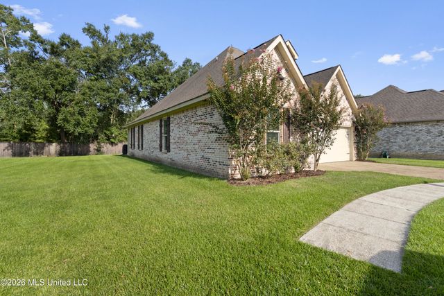 3912 Acadian Village Drive, Ocean Springs, MS 39564