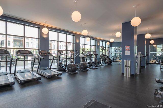 100 Garvies Point Road 1042, Glen Cove, NY 11542