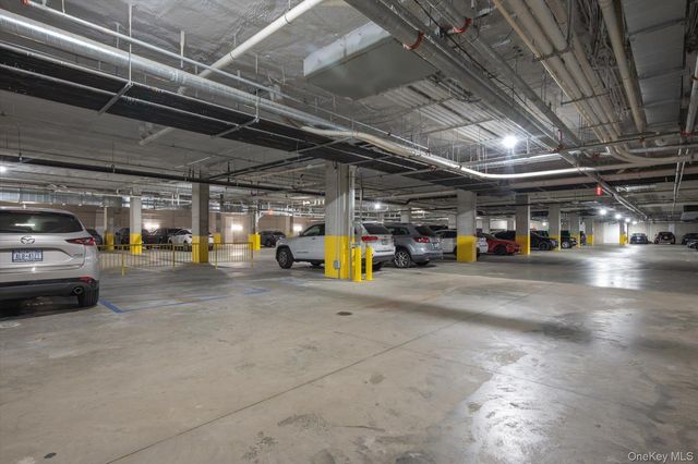 100 Garvies Point Road 1042, Glen Cove, NY 11542