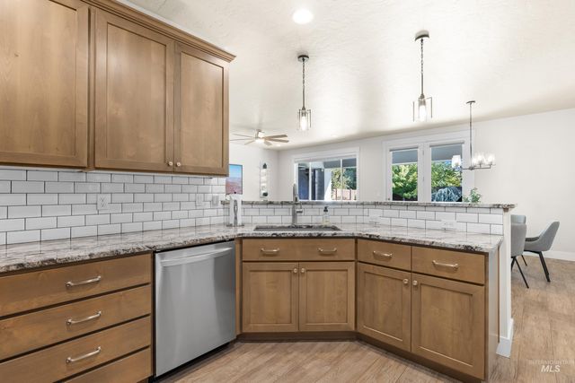 1956 N World Cup Way, Eagle, ID 83616