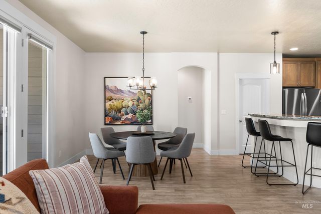 1956 N World Cup Way, Eagle, ID 83616