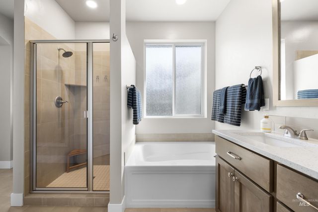 1956 N World Cup Way, Eagle, ID 83616