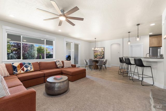 1956 N World Cup Way, Eagle, ID 83616