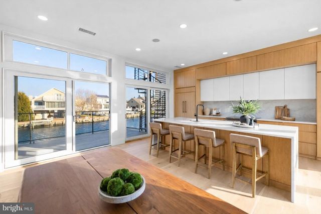 318 YORK RD, South Bethany, DE 19930