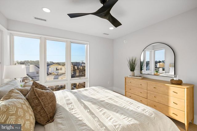 318 YORK RD, South Bethany, DE 19930