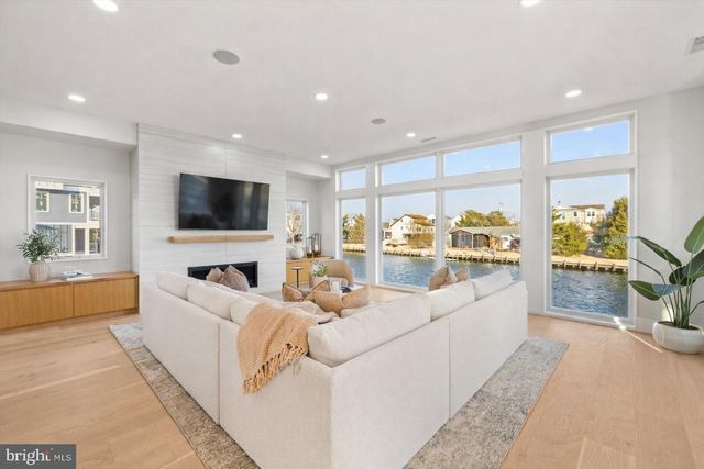 318 YORK RD, South Bethany, DE 19930