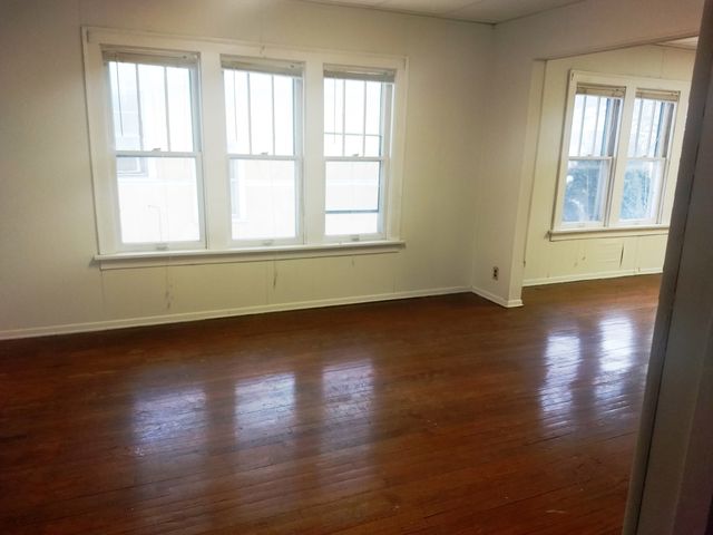 1529 North Avenue 2, Waukegan, IL 60085