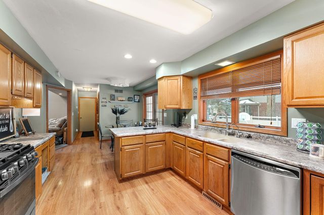 602 Brunswick Court, Valparaiso, IN 46383