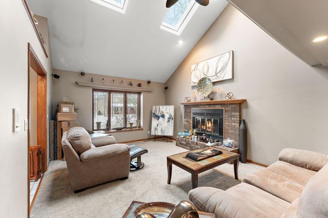 602 Brunswick Court, Valparaiso, IN 46383