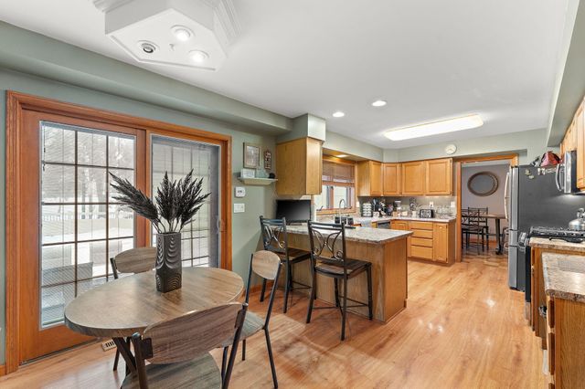 602 Brunswick Court, Valparaiso, IN 46383