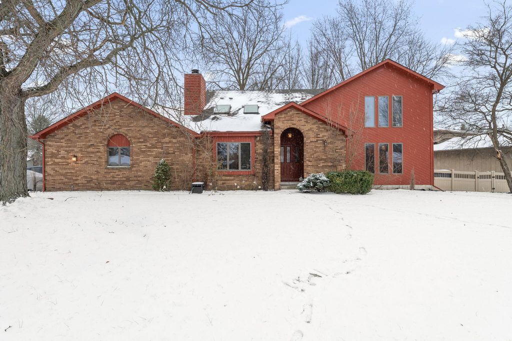 602 Brunswick Court, Valparaiso, IN 46383