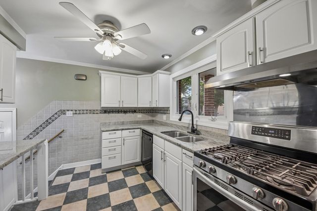 2556 Wood Street, River Grove, IL 60171