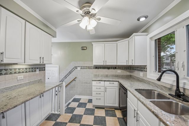 2556 Wood Street, River Grove, IL 60171