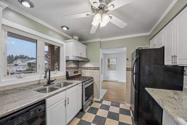 2556 Wood Street, River Grove, IL 60171
